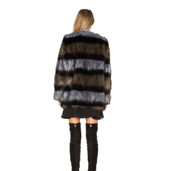 Ále by Alessandra x REVOLVE Antonella Faux Fur Coat – Size S – NWT – MSRP $268 - Picture 3 of 3